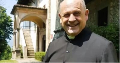 Ý: Linh mục qua đời vì nhường máy thở cho bệnh nhân trẻ