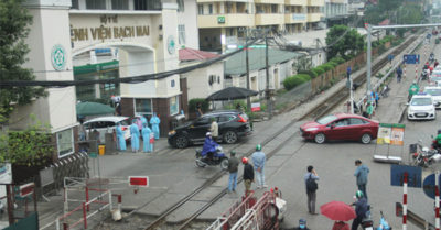 Sau 3 ca dương tính, xét nghiệm 5.000 người tại bệnh viện Bạch Mai