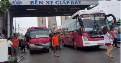 Dừng hoạt động xe khách, taxi từ 1/4, chỉ khai thác 3 đường bay, 2 đoàn tàu