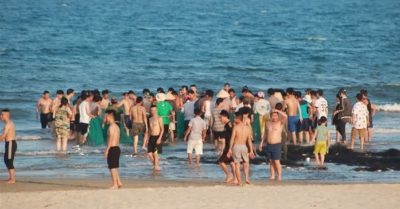 Đà Nẵng: Dừng cách ly người đến từ Hà Nội và TP.HCM, cho phép tắm biển
