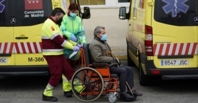 Cập nhật tình hình COVID-19 ngày 18/4: WHO bênh vực Bắc Kinh, ông Trump cáo buộc Trung Quốc giấu số người chết