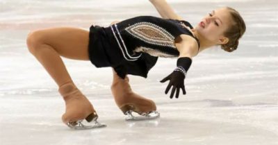 VĐV trượt băng 15 tuổi 3 lần phá vỡ kỷ lục Guinness