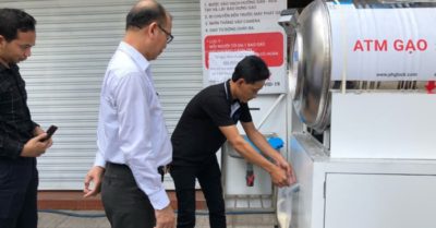 Máy ‘ATM gạo’ Việt Nam xuất ngoại