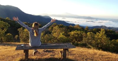 Hạnh phúc là gì mỗi sớm mai thức dậy?