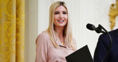 Trợ lý của Ivanka Trump dương tính với Covid-19