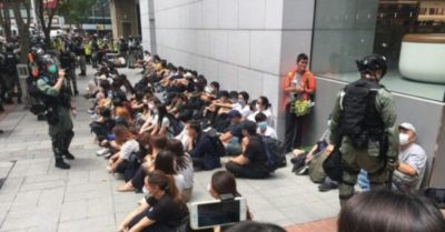 Người dân Hồng Kông sẵn sàng cho một cuộc di dời