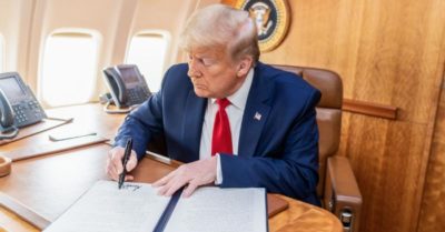 Dự luật trừng phạt Trung Quốc đang chờ Tổng thống Trump ký