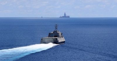 Trung Quốc – Biển Đông: Trêu tức láng giềng, tàu Bắc Kinh bỏ chạy