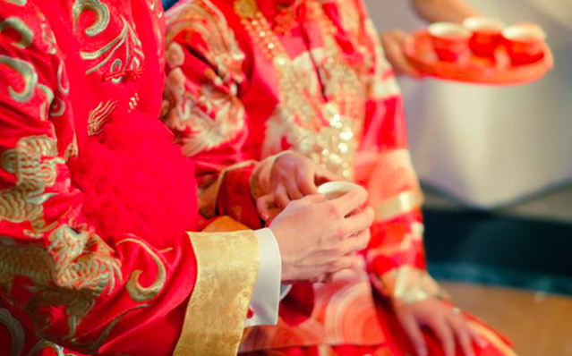 Giáo sư đề xuất chính sách "một vợ hai chồng" để tăng dân số.