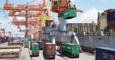 Điểm tin kinh tế: Taxi truyền thống thoi thóp; Giao nhận hàng, kinh doanh kho bãi lên ngôi