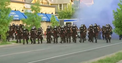 TT Trump huy động quân đội chấm dứt các cuộc bạo loạn chưa từng có