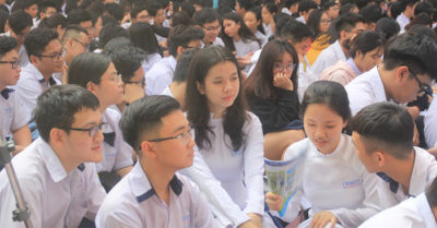 Đặc cách con em ngành: Trung bình dưới 5, thiếu 8 điểm vẫn trúng tuyển THPT