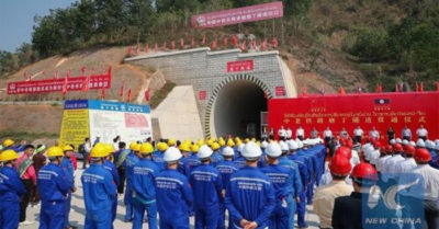 Ưu ái ‘Vành đai và Con đường’, Lào nguy cơ rơi vào bẫy nợ của Trung Quốc