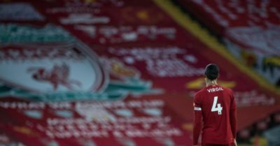 Hàng thủ mơ ngủ, Liverpool thua ngược Arsenal