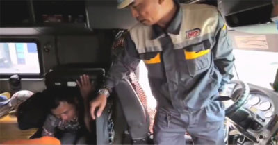 Cửa khẩu Lao Bảo, Quảng Trị: Tài xế chui vào tủ lạnh để trốn cách ly