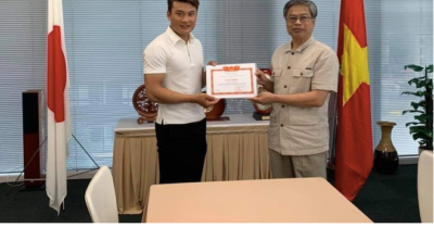 Cứu người đuối nước thoát chết, chàng trai Việt được Nhật tặng kỷ niệm chương