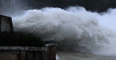 Tổng hợp tối 29/9: Thủy điện Hòa Bình xả lũ vào 8h sáng mai; Tàu hỏa đâm ô tô chở học sinh