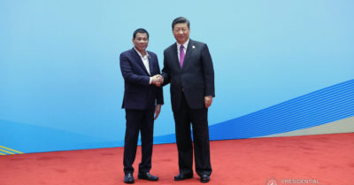 Cựu thẩm phán: Duterte bị Trung Quốc ‘dắt mũi’ ở Biển Đông