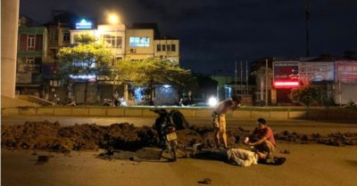 Truy tìm xe ben đổ bùn đất ra quốc lộ khiến người đàn ông đâm vào ngã bất tỉnh