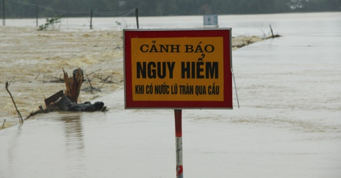 cảnh báo nguy hiểm trong lũ