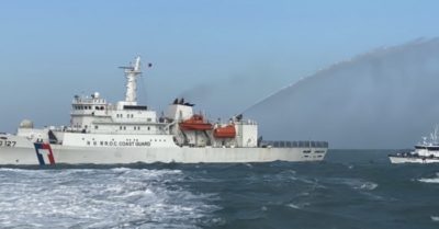 Gần 100 tàu Trung Quốc bao vây uy hiếp Đài Loan