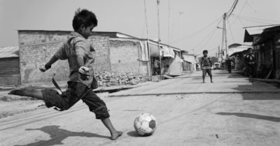 Bóng đá đường phố