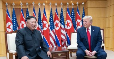 Ông Kim Jong Un chân thành mong ông Trump sớm hồi phục