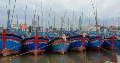 2 tàu cá chìm khi trên đường vào bờ tránh bão số 9, 26 ngư dân mất tích