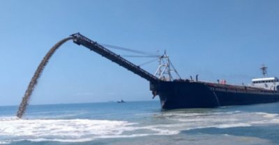 Tàu Trung Quốc ăn trộm cát bị cảnh sát biển Đài Loan bắt trả lại