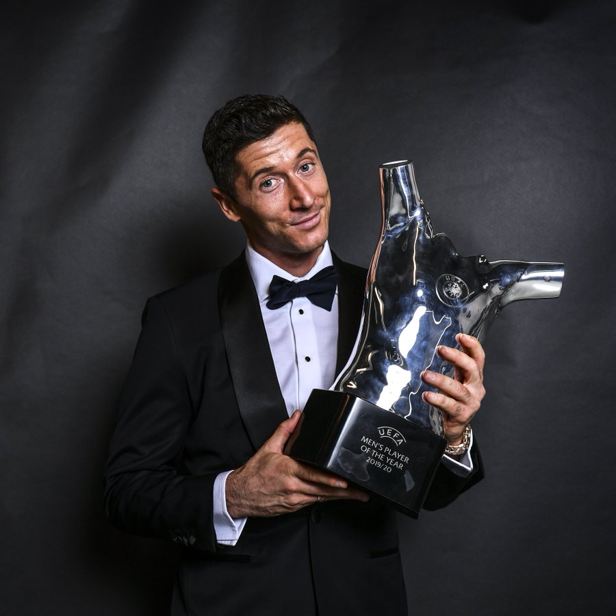 Lewandowski - cầu thủ xuất sắc nhất châu Âu mùa giải 2019-2020