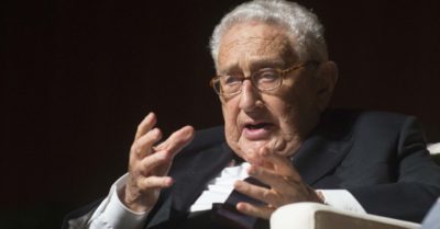 Tổng hợp tối 27/11: Trump sa thải 11 quan chức cấp cao Ban Chính sách Quốc phòng, Đa số người Mỹ ủng hộ kiểm lại phiếu bầu