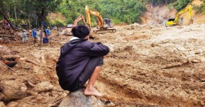 Tổng hợp trưa 7/11: Lũ quét kinh hoàng ở Trà Leng, lại xóa sổ một ngôi làng; Bồn lạ in chữ Trung Quốc dạt vào biển Quảng Nam