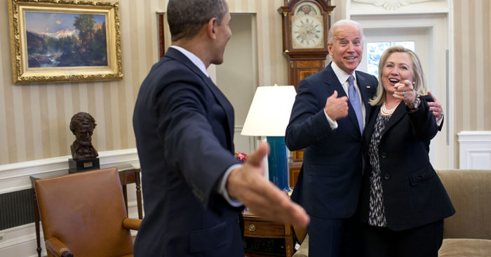 Obama, Biden và Clinton. Ảnh: wikimedia.