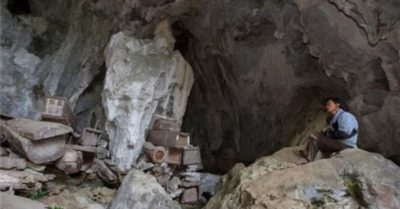 Cuộc sống của người đàn ông ngủ cùng 567 chiếc quan tài