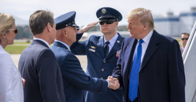 Bầu cử Mỹ: Bang Georgia kiểm phiếu lại toàn bộ bằng tay