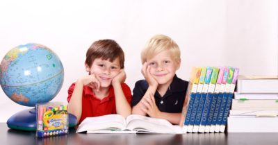 Bạn nhỏ viết: “Đức Chúa kính yêu, con cảm ơn Ngài đã cho con một em bé trai, nhưng lúc cầu nguyện con xin một chú cún cơ mà”