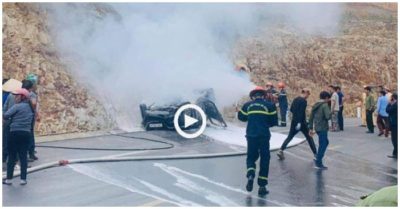 Video ôtô lật ngửa rồi bốc cháy dữ dội khi lao vào sườn đồi, 3 người thương vong
