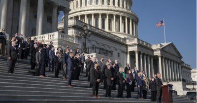 106 nghị sĩ Cộng hòa ký tên ủng hộ đơn kiện của Texas tại Tối cao Pháp viện