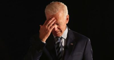Ông Joe Biden không nhớ nổi tên ban bệ mình đang phải sắp đặt
