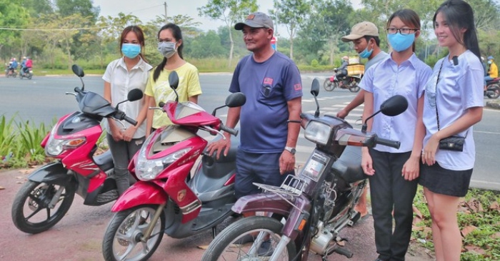 minh cô đơn làng đại học