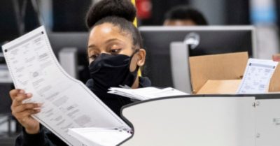 Bang Georgia: Nhóm cử tri xác định hơn 50.000 phiếu bầu bất hợp pháp