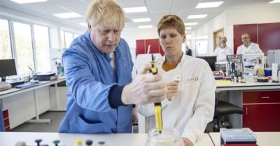 Cập nhật tối 23/1: Thủ tướng Anh cảnh báo biến thể Covid-19 làm tỷ lệ tử vong tăng 40%; Người Mỹ ráo riết tìm Đảng mới của ông Donald Trump