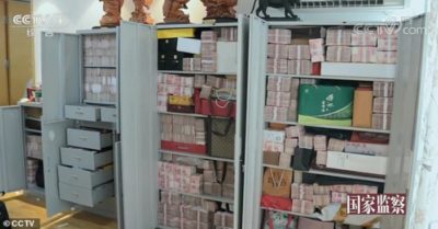 Choáng với ‘núi’ tiền mặt 3 tấn giấu trong nhà quan tham Trung Quốc