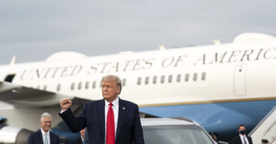 Tổng thống Trump chưa quyết định ai đại diện trong phiên luận tội