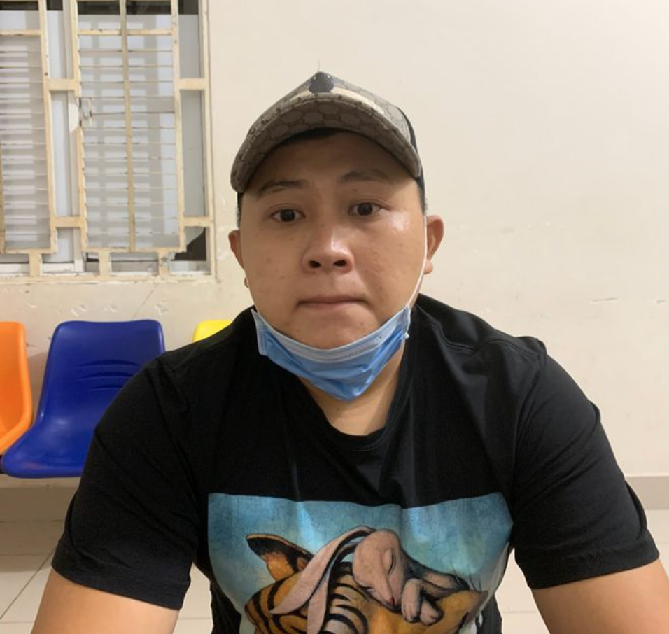 Em họ mua xăng về đốt chị chỉ vì món nợ 5 triệu đồng.