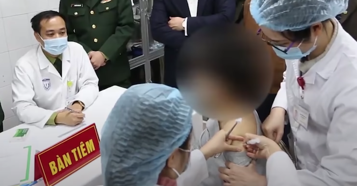 Dự kiến lô vắc xin Covid-19 đầu tiên từ Anh sẽ đến Việt Nam vào quý I năm 2021 (ảnh chụp màn hình video Youtube).