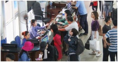 Hành khách dồn dập trả vé tàu Tết, Công ty đường sắt Sài Gòn hết sạch tiền trả lại khách