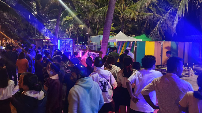 Mẹ mang thai khóc thảm thiết tại bãi biển nơi con trai 7 tuổi chết đuối - Ảnh 7. Mẹ mang thai khóc thảm thiết tại bãi biển nơi con trai 7 tuổi chết đuối - Ảnh 7.
