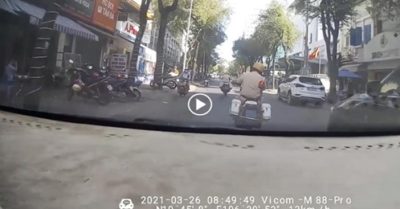 Video: Chở sản phụ vừa sinh, em bé khóc oe oe; tài xế ‘run chân’ được 2 CSGT mở đường