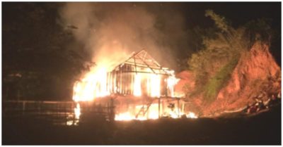 Video xin tiền không được, con trai châm lửa đốt nhà bố mẹ